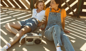 The New Nostalgia: Why 2000s Y2K Aesthetics Are Dominating 2026 Fashion.